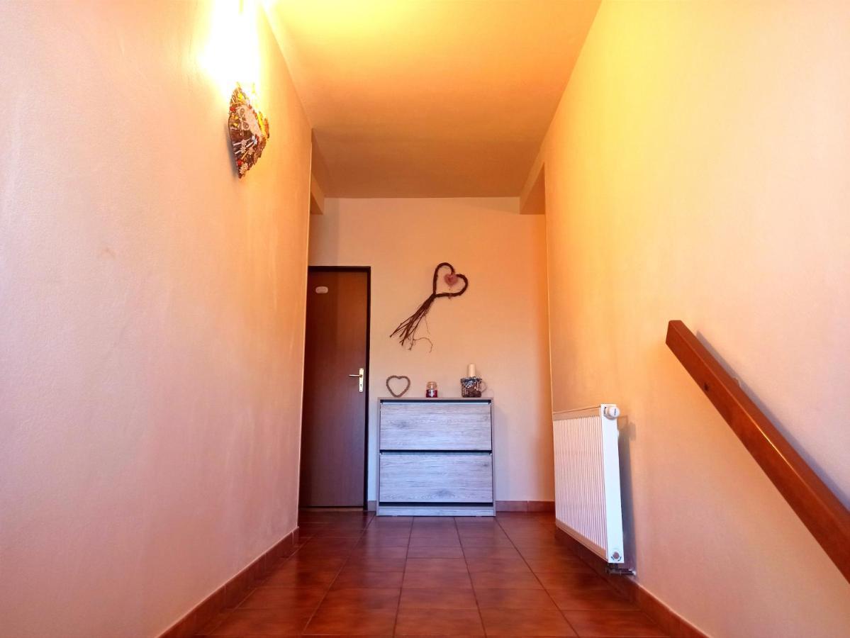 soukromý pokoj s vlastní kuchyní a koupelnou Jičín Exterior foto