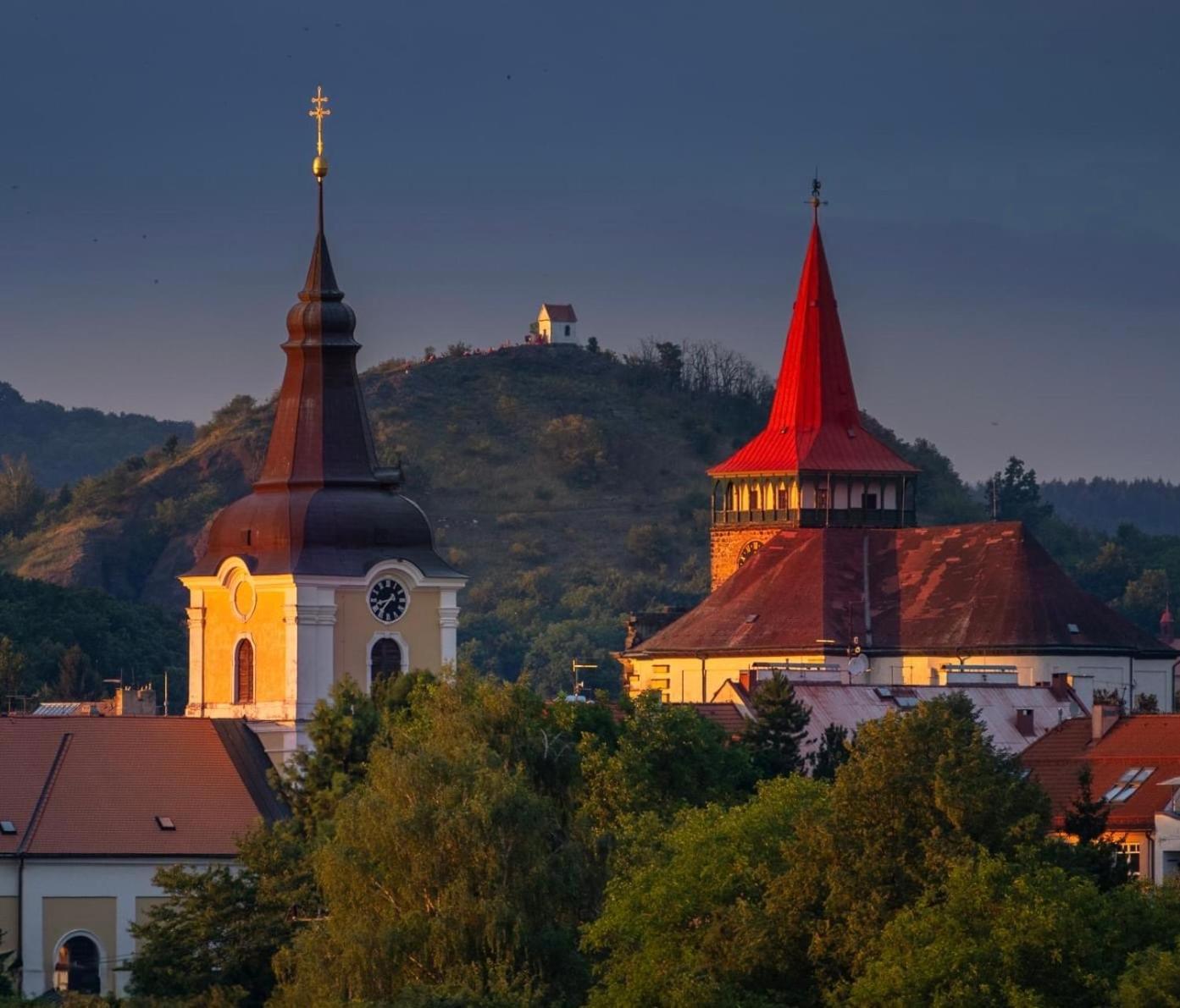 soukromý pokoj s vlastní kuchyní a koupelnou Jičín Exterior foto